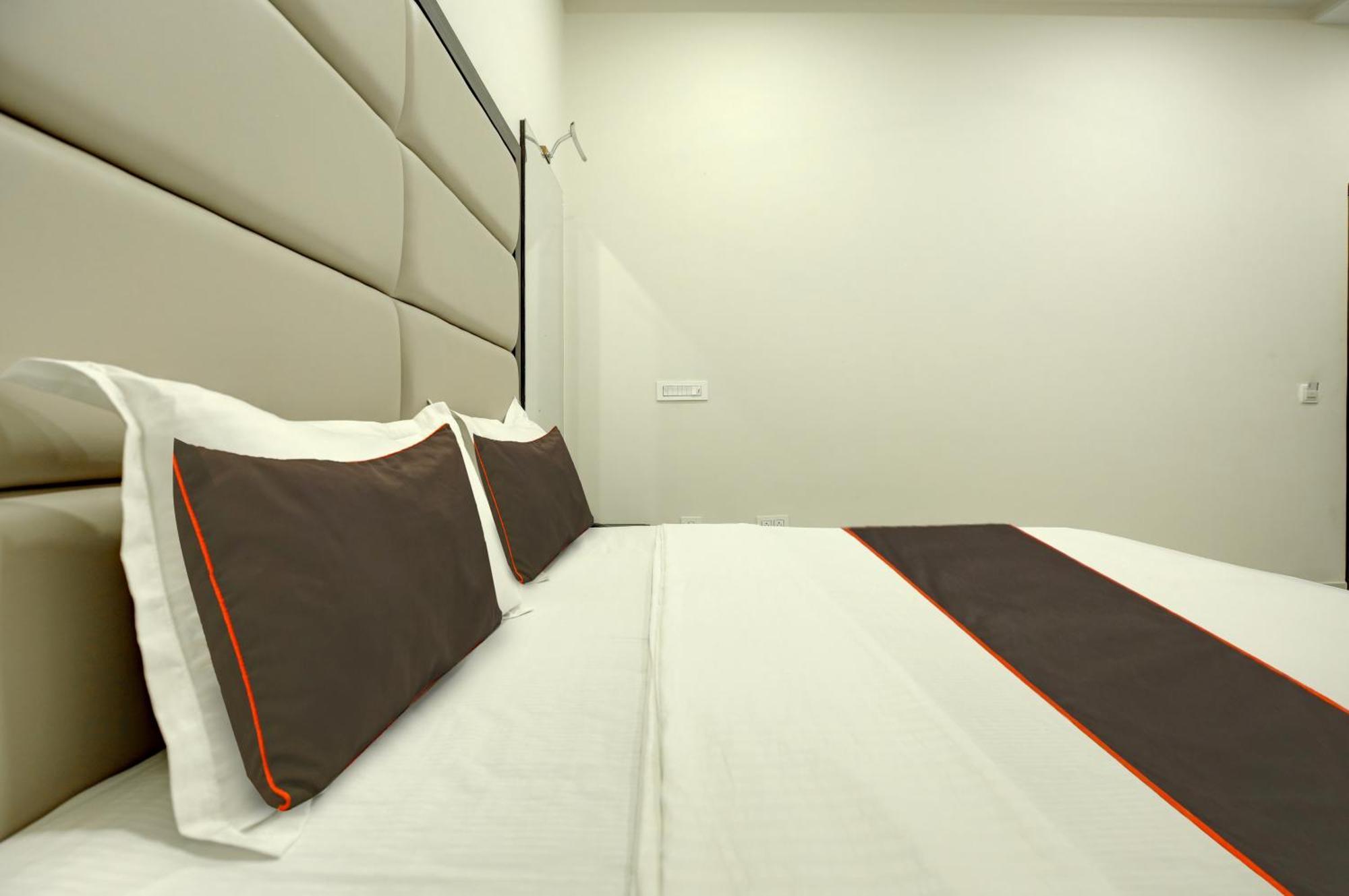 Super Collection O Ovel Hotel Grand Abadpura 외부 사진